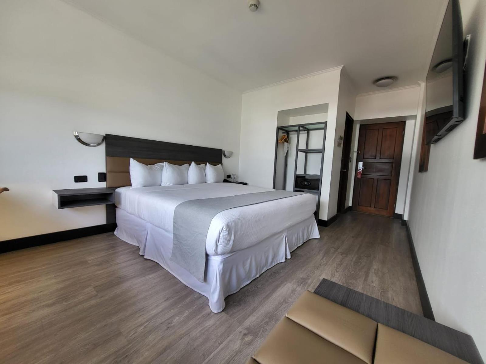 Parque Del Lago Boutique Hotel サンホセ エクステリア 写真